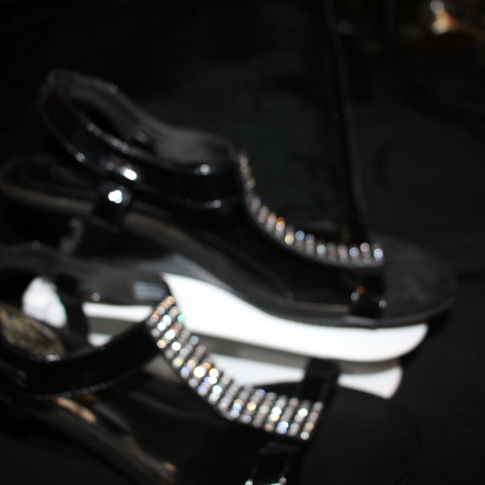 sandal - Picture 2 of 2